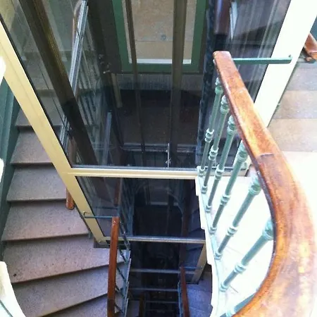 De Apartment *