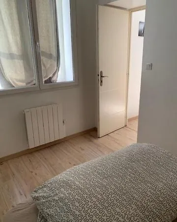 Apartment De *