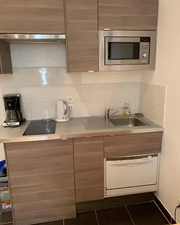 Apartment De *
